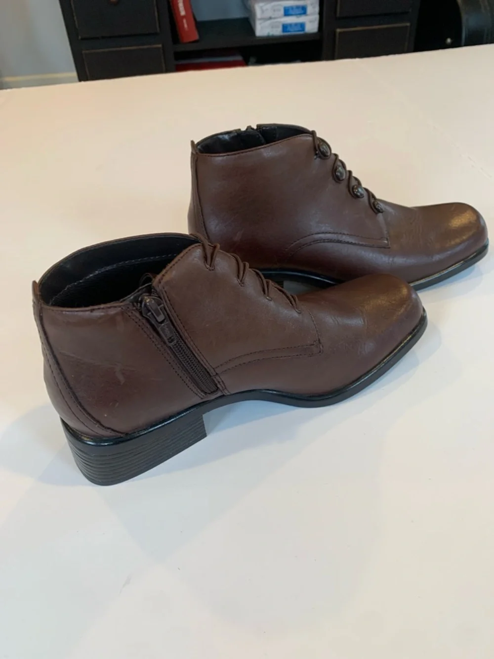 Liz Baker Women’s Size 8 Brown Leather Ankle Boots with Button and Side Zipper